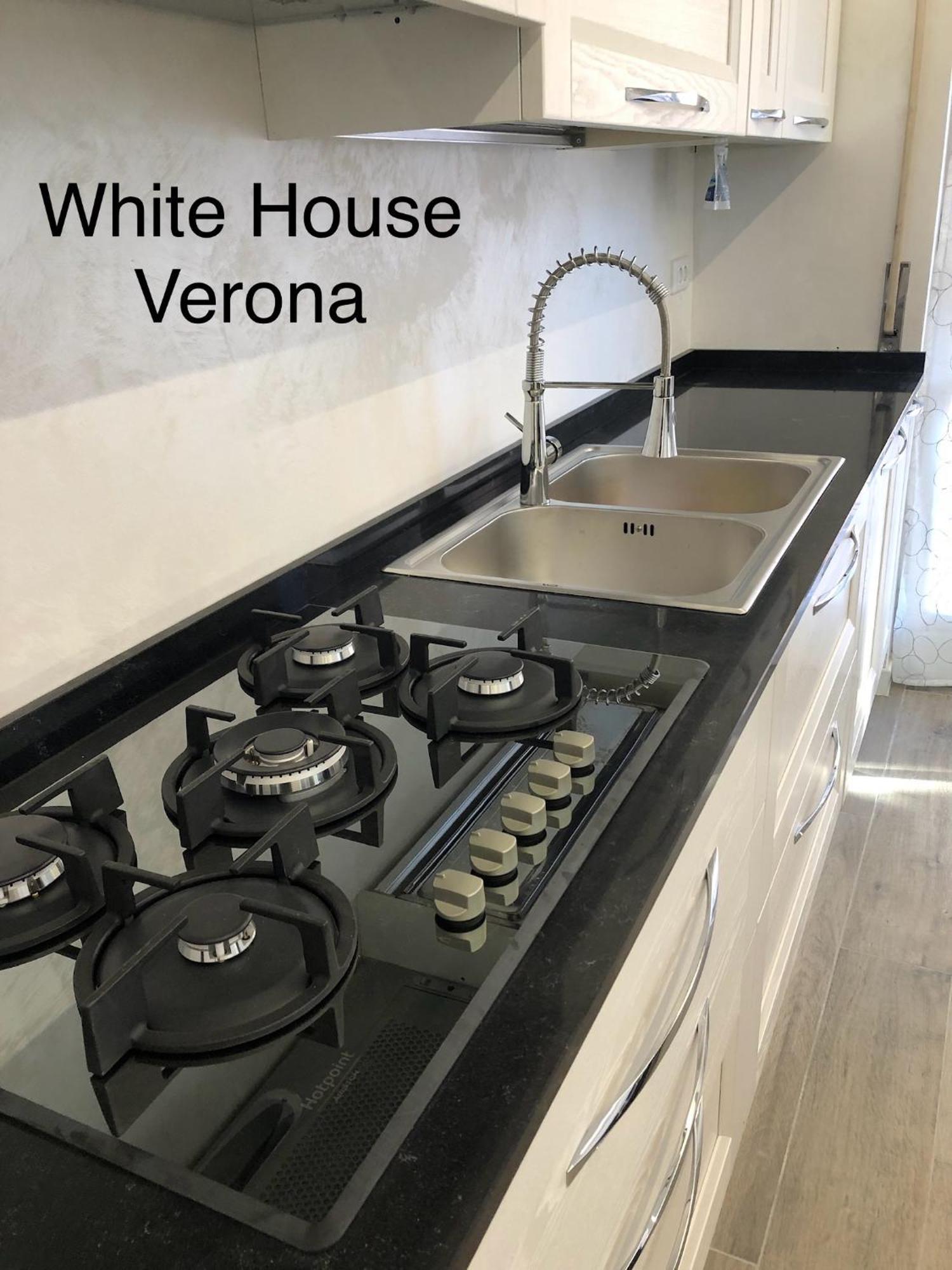 Апартаменты White House Верона Экстерьер фото